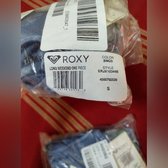 NWT Roxy Blue Tie-dye One Piece Swim Suit, Brand New Size SMALL - Picture 11 of 12